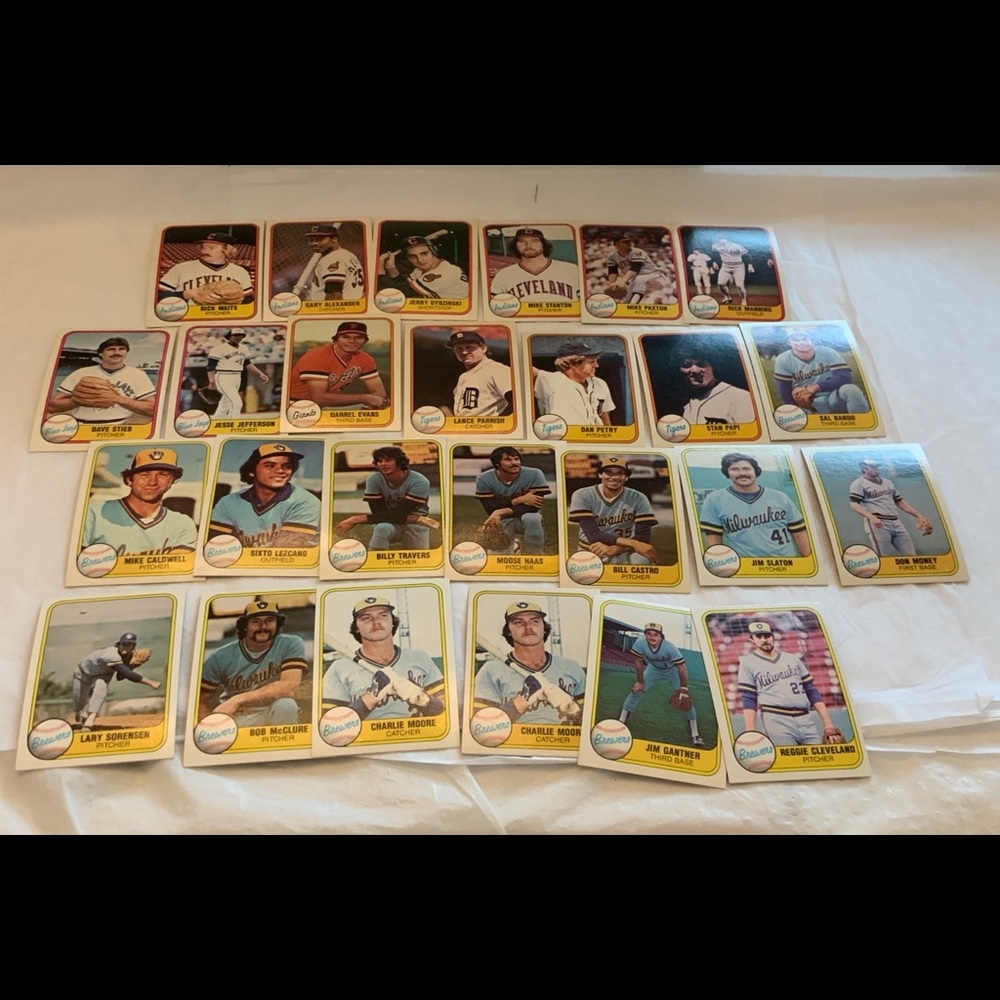 Bundle of Baseball Cards Lot 215